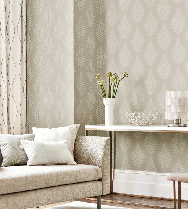 Lucielle Wallpaper - Chalk/Linen - HPUT111896 - Harlequin - Morris Wallpaper