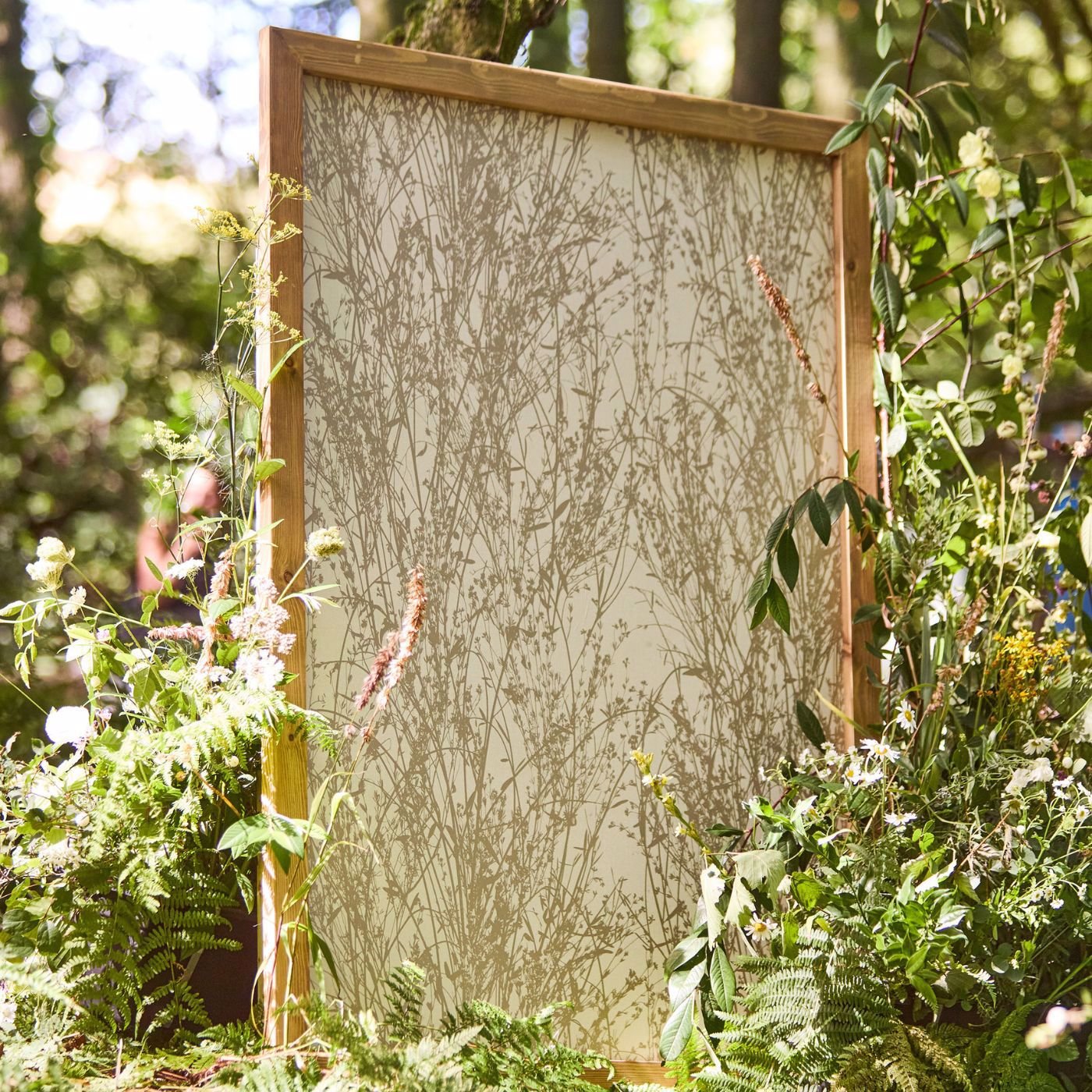 Meadow Canvas Wallpaper - Gilver/Linen - Sanderson - DWOW215693 - Morris Wallpaper