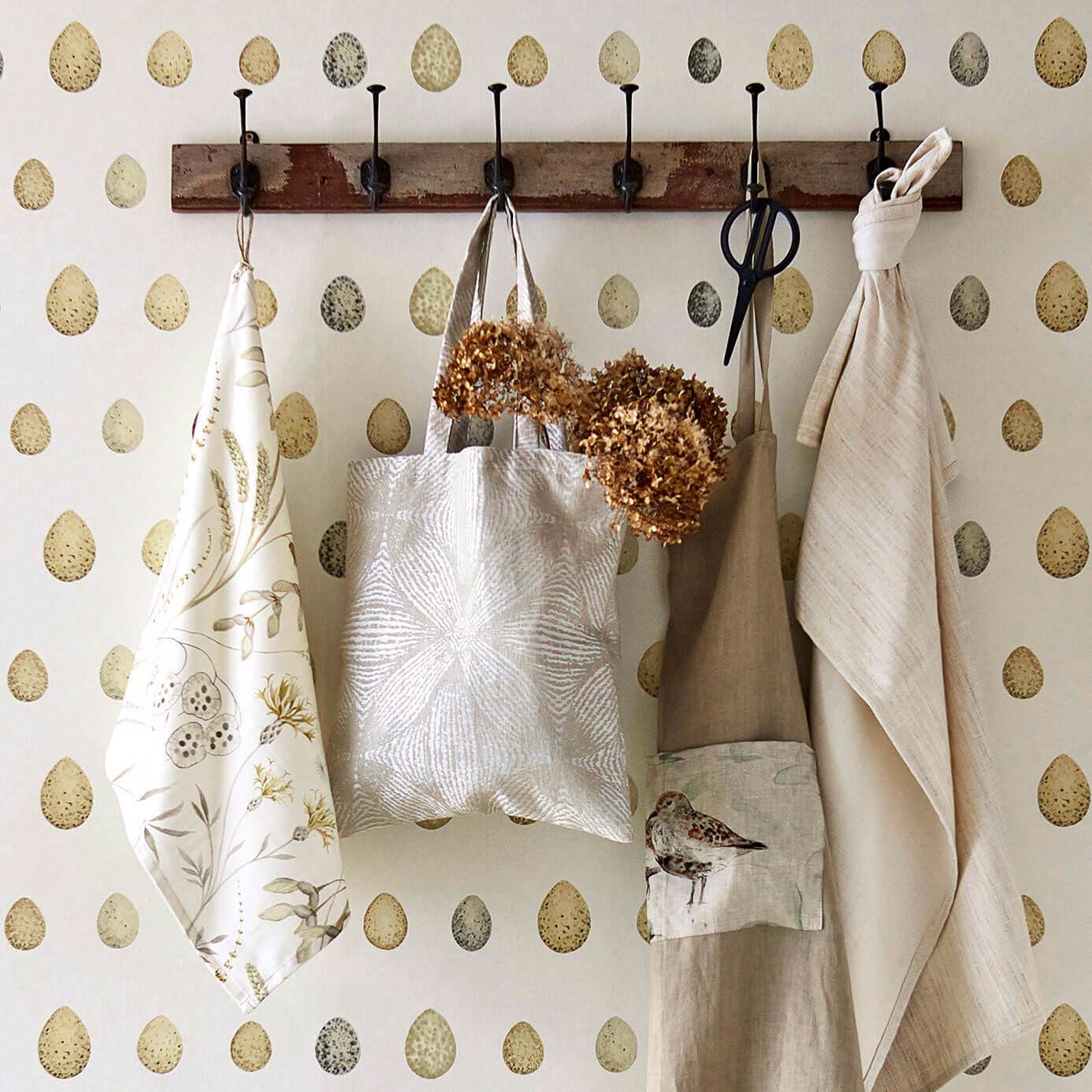 Sanderson Nest Egg Wallpaper – Morris Wallpaper