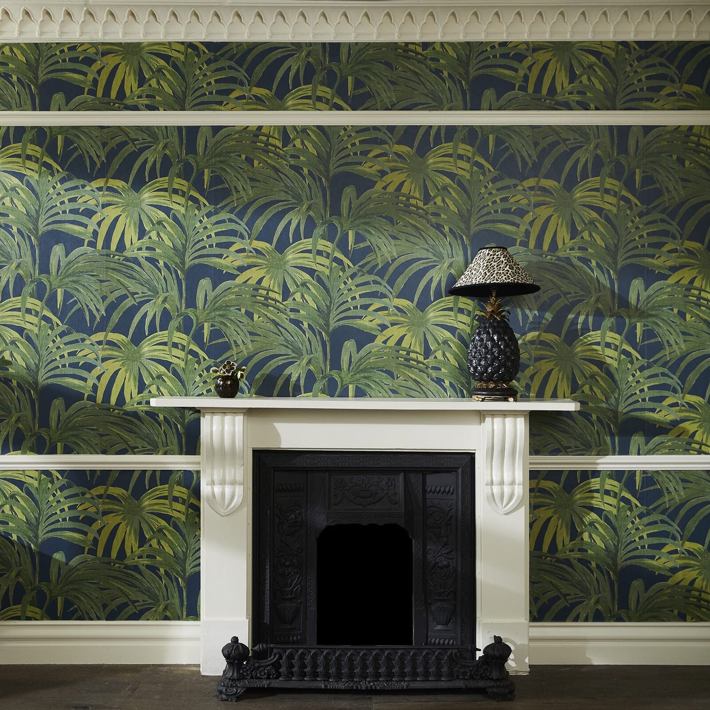 Palmeral Magna Wallpaper - Midnight / Green - House of Hackney - 1-WA-PAL-DI-M&G-100 - Morris Wallpaper