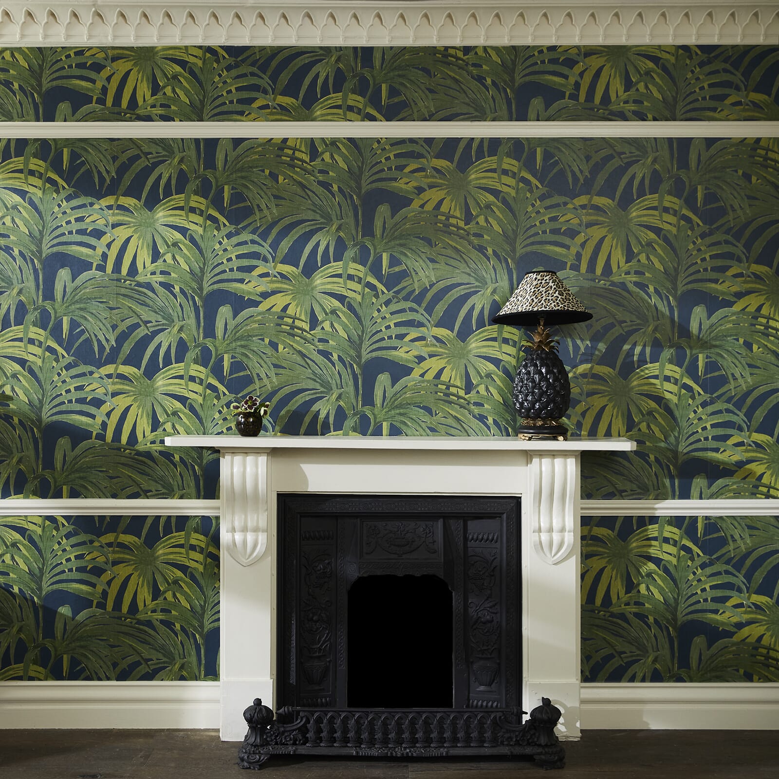 Palmeral Magna Wallpaper - Midnight / Green - House of Hackney - 1-WA-PAL-DI-M&G-100 - Morris Wallpaper
