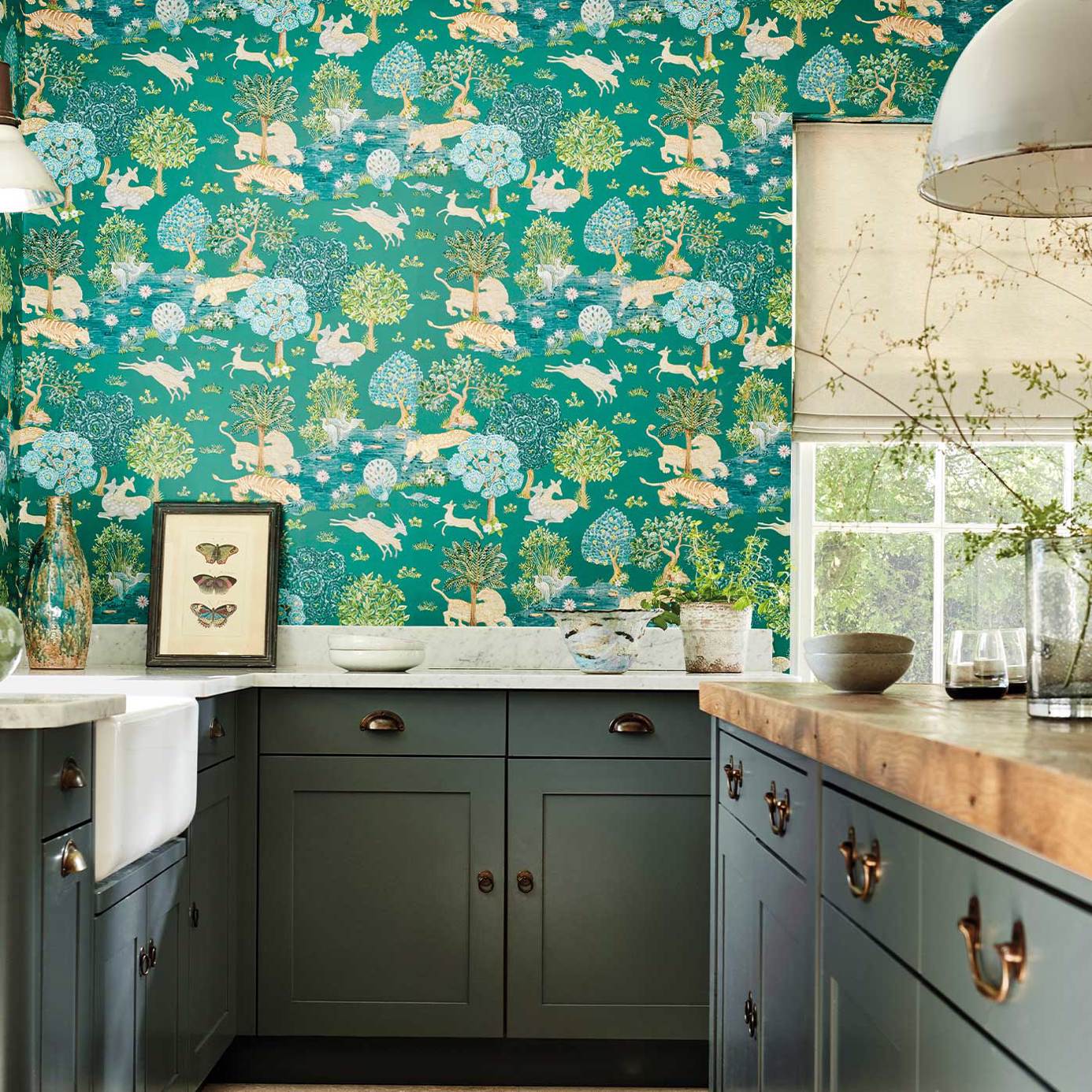Pamir Garden Wallpaper - Cream/Nettle - Sanderson - DCPW216766 - Morris Wallpaper
