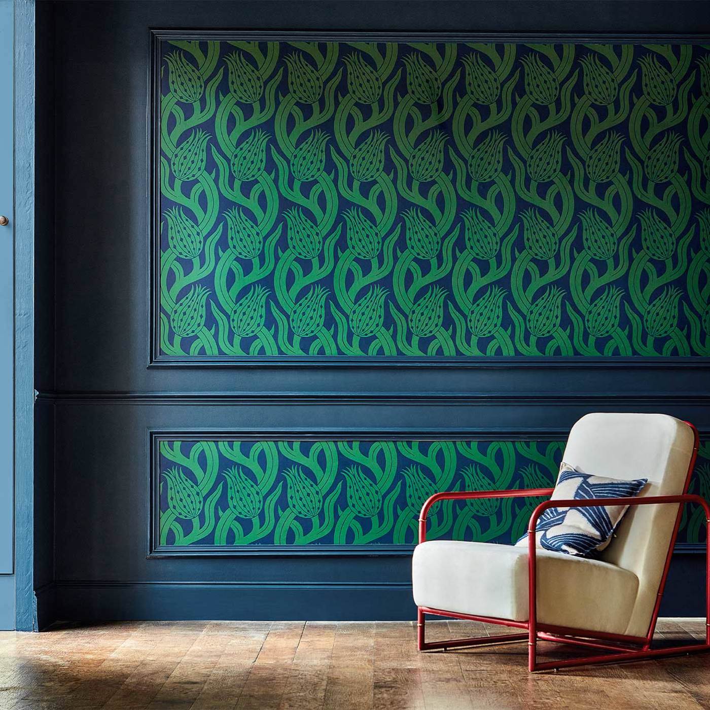 Persian Tulip Wallpaper - Poison - ZHIW312996 - Zoffany - Morris Wallpaper