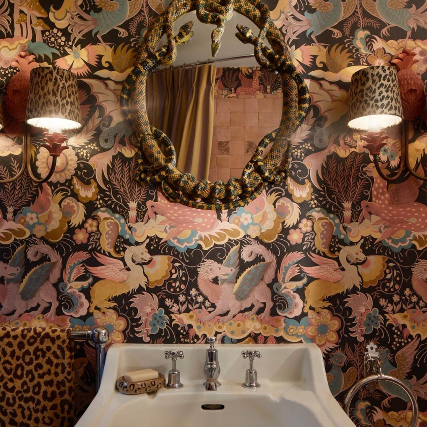 Phantasia Wallpaper - Noir - House of Hackney - 1-WA-PHA-DI-NOI-XXX - Morris Wallpaper