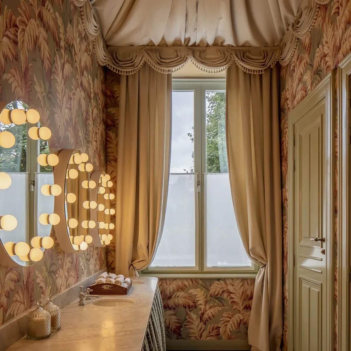 Pluma Wallpaper - Eau De Nil - House of Hackney - 1-WA-PLU-DI-EAU-XXX - Morris Wallpaper