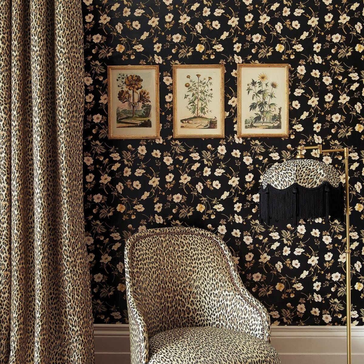 Poppium Wallpaper - Ebony - House of Hackney - 1-WA-POP-DI-BLK-XXX - Morris Wallpaper