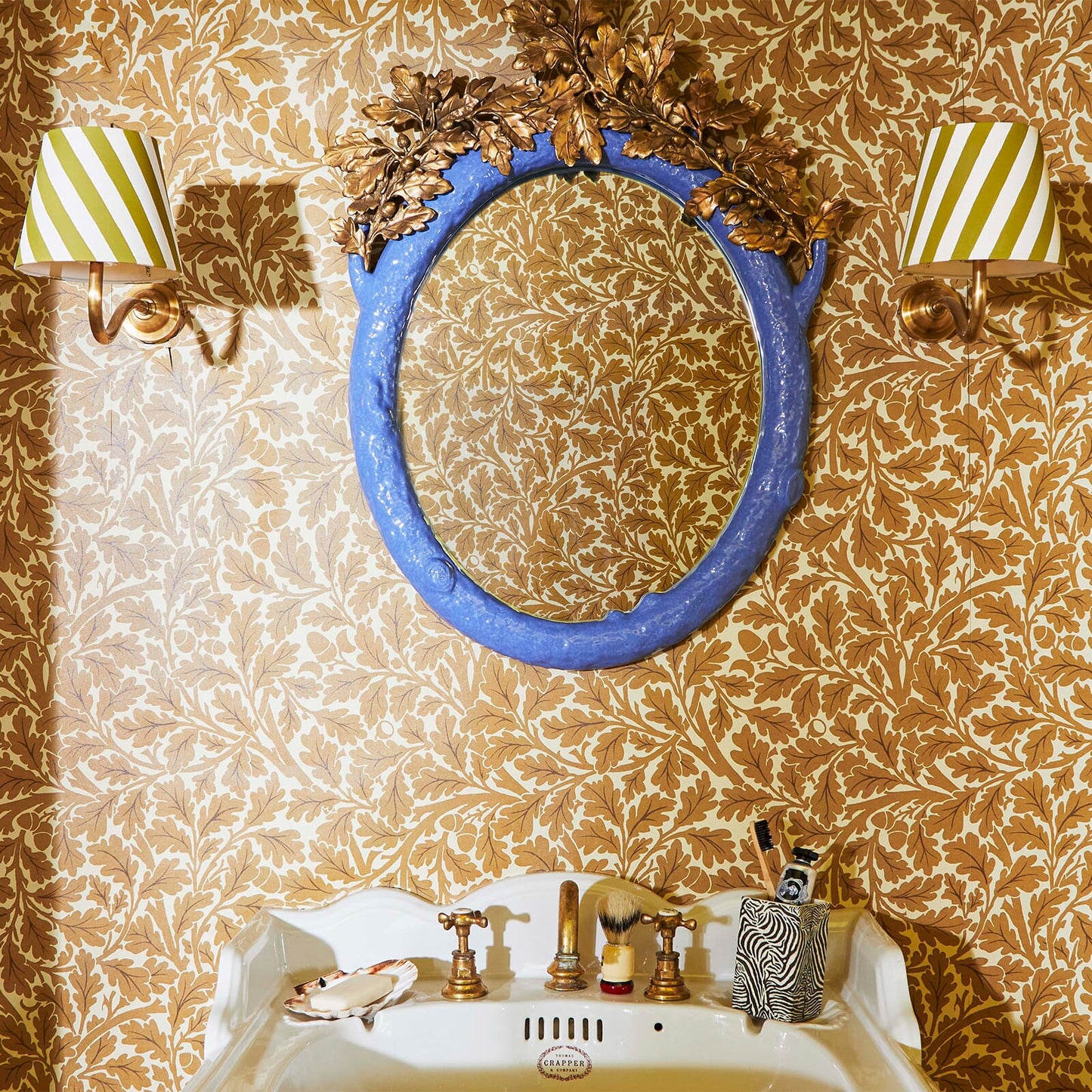 Quercus Wallpaper - Auric - House of Hackney - 1-WA-QUE-DI-AUT-XXX - Morris Wallpaper