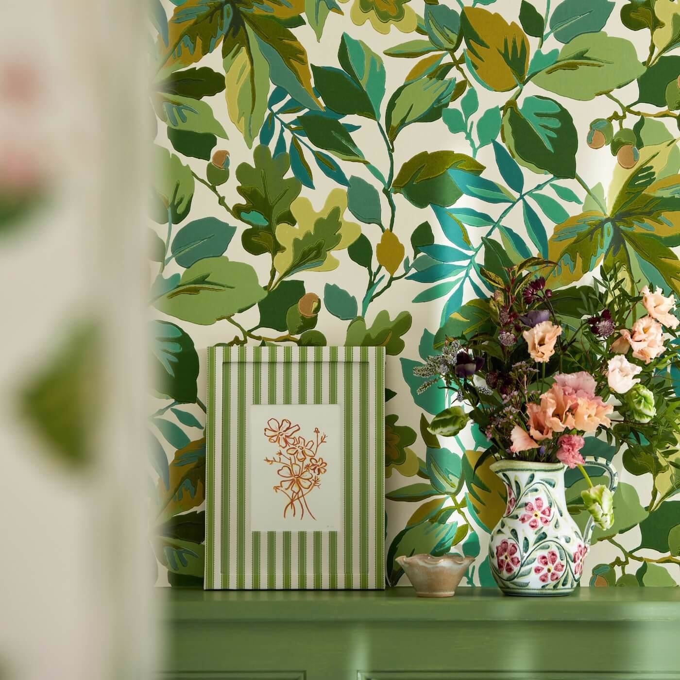 Robin's Wood Wallpaper - Botanical Green - Sanderson - DABW217223 - Morris Wallpaper