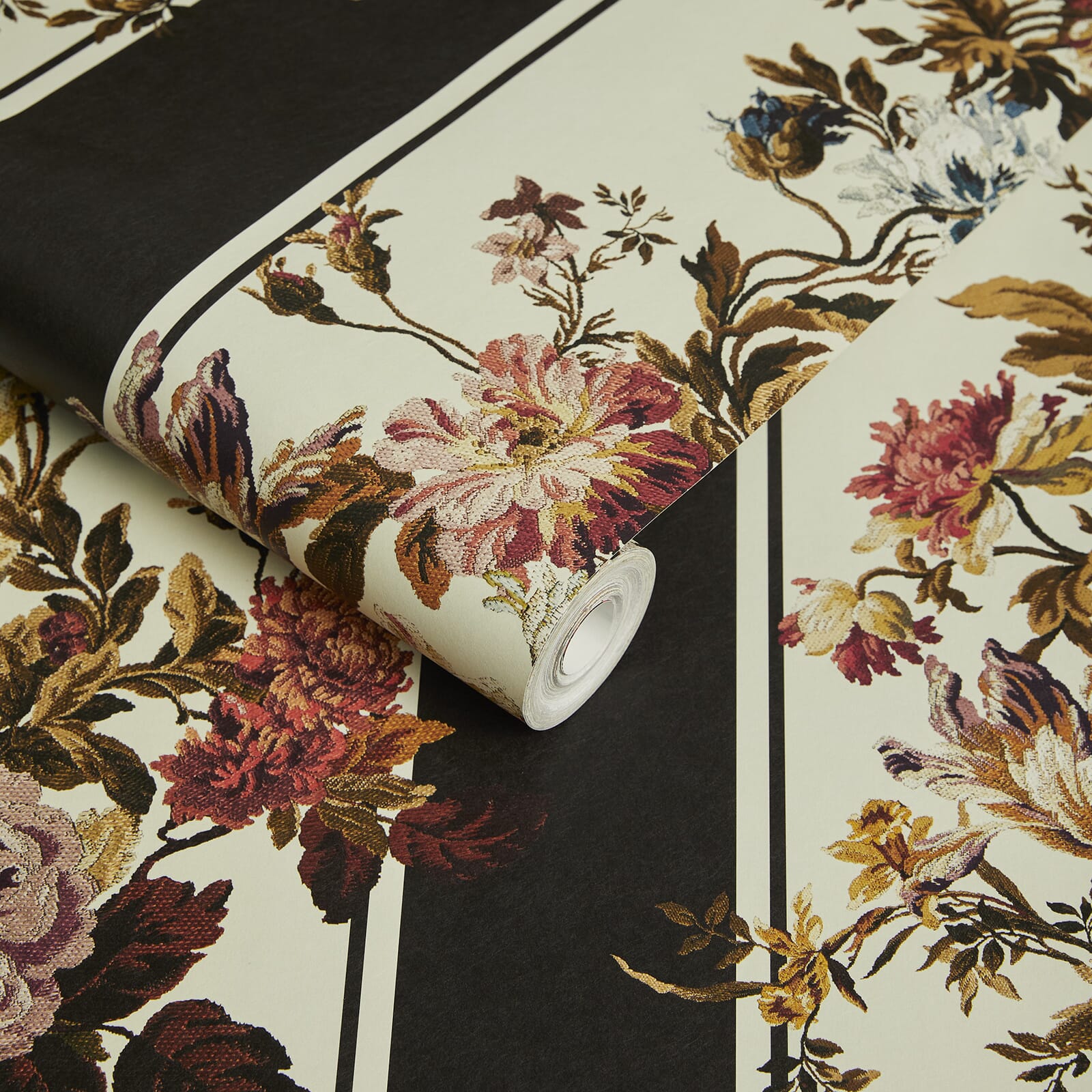 Rosetta Garland Wallpaper - Noir - House of Hackney - 1-WA-ROG-DI-NOI-XXX - Morris Wallpaper