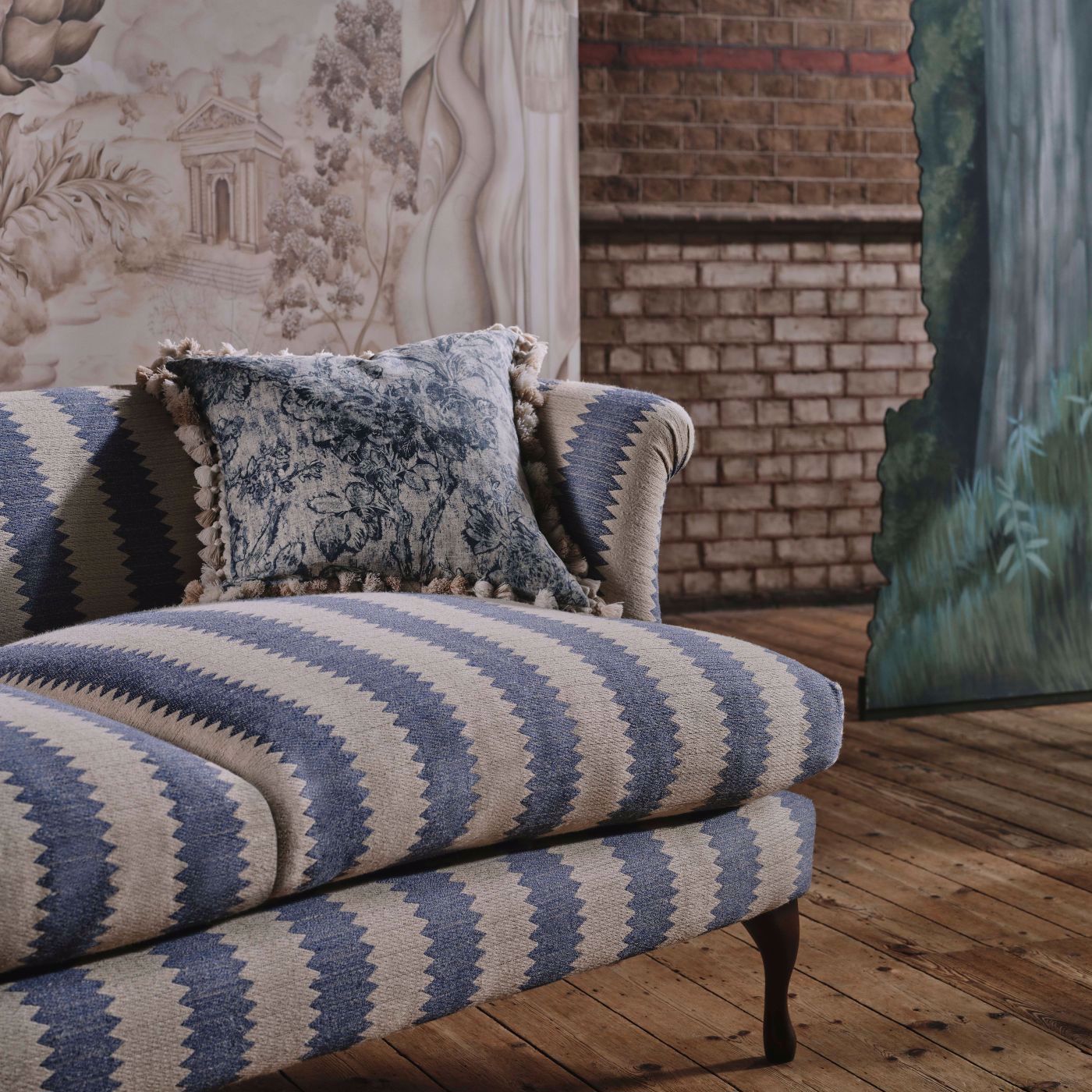 Sanderson - Aperigon Swag Jute Fabric - DGDF237378 - Morris Wallpaper