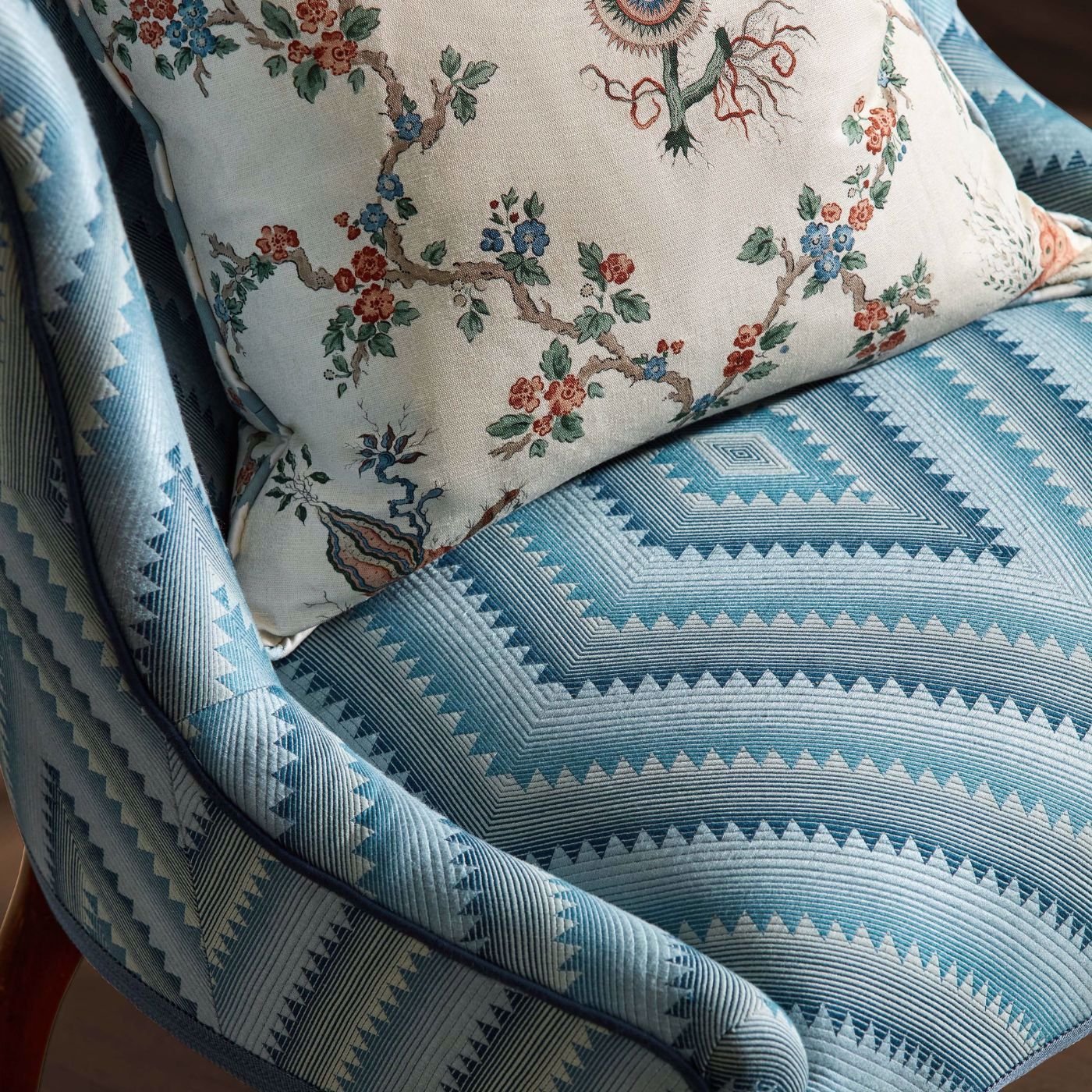 Sanderson - Dazzle Woad Fabric - DGDF237387 - Morris Wallpaper