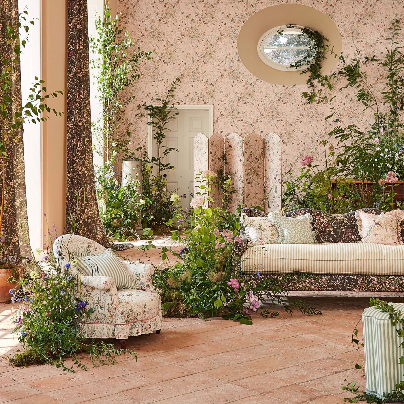 Sanderson - Disney Home - DDIF227158 - Morris Wallpaper