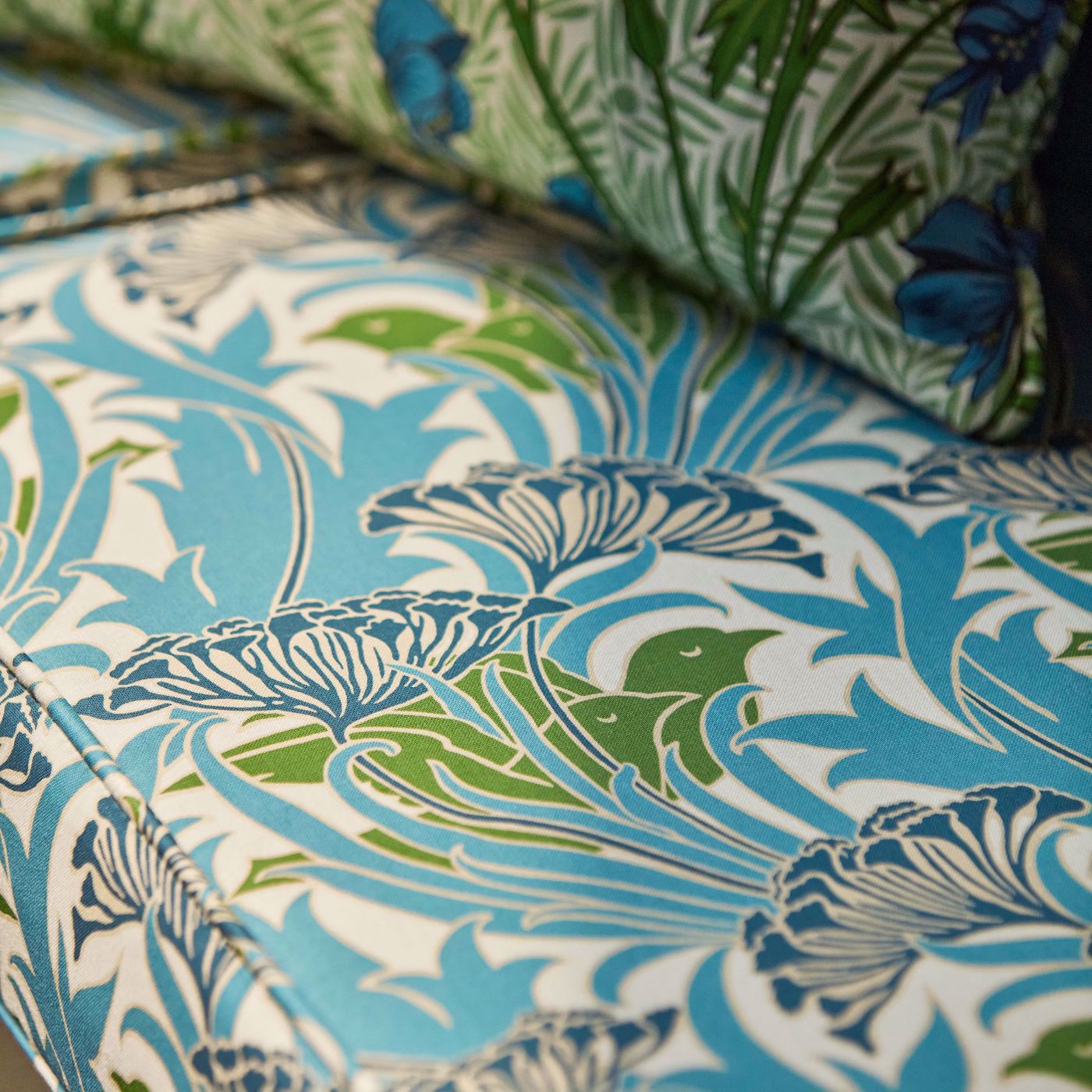 Sanderson - Laceflower Garden Green/Lagoon Fabric - MVOF227229 - Morris Wallpaper