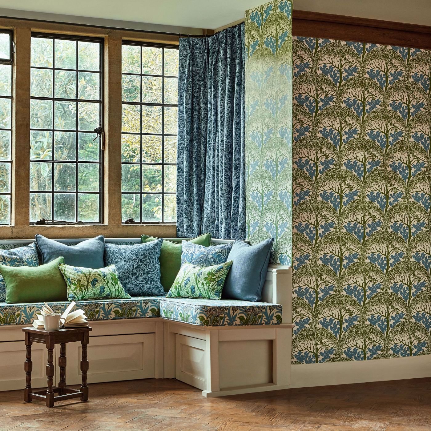 Sanderson - The Savaric Garden Green Wallpaper - MVOW217340 - Morris Wallpaper