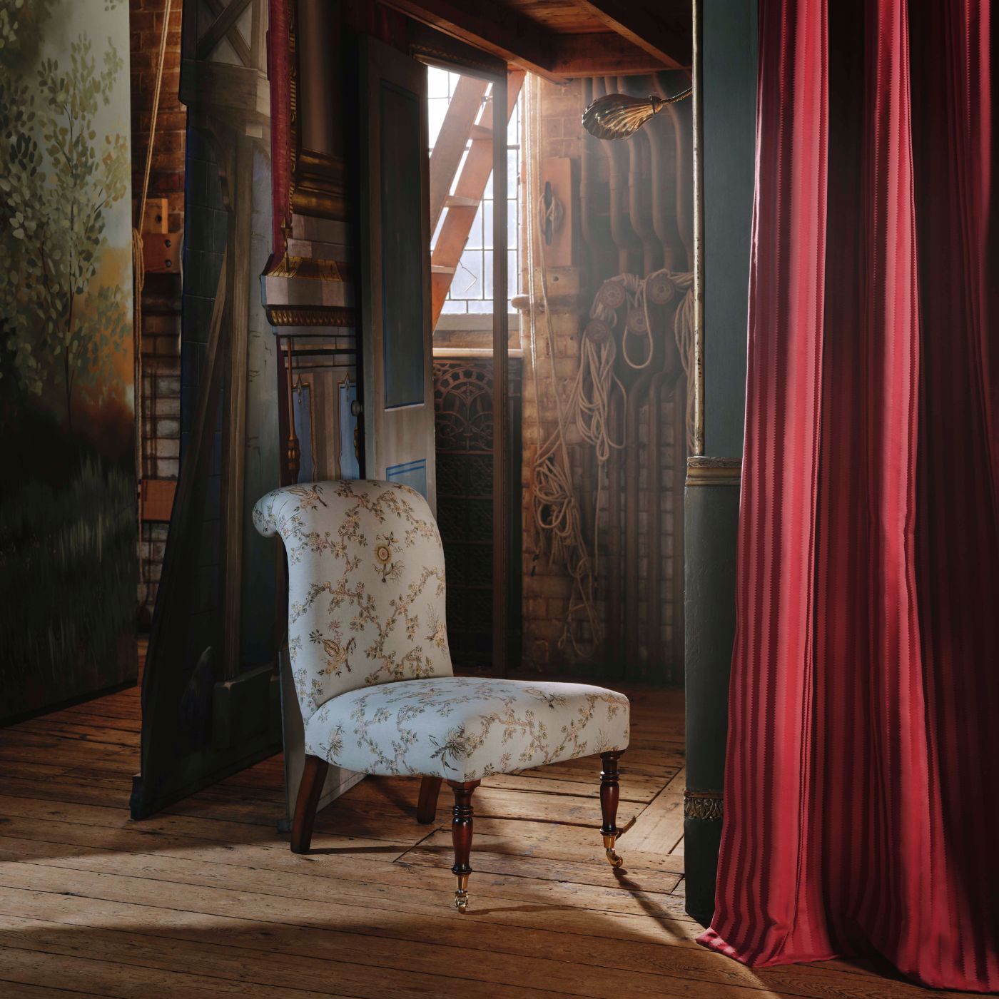 Sanderson - Trelliage Aphrodite/Blush Fabric - DGDF227178 - Morris Wallpaper