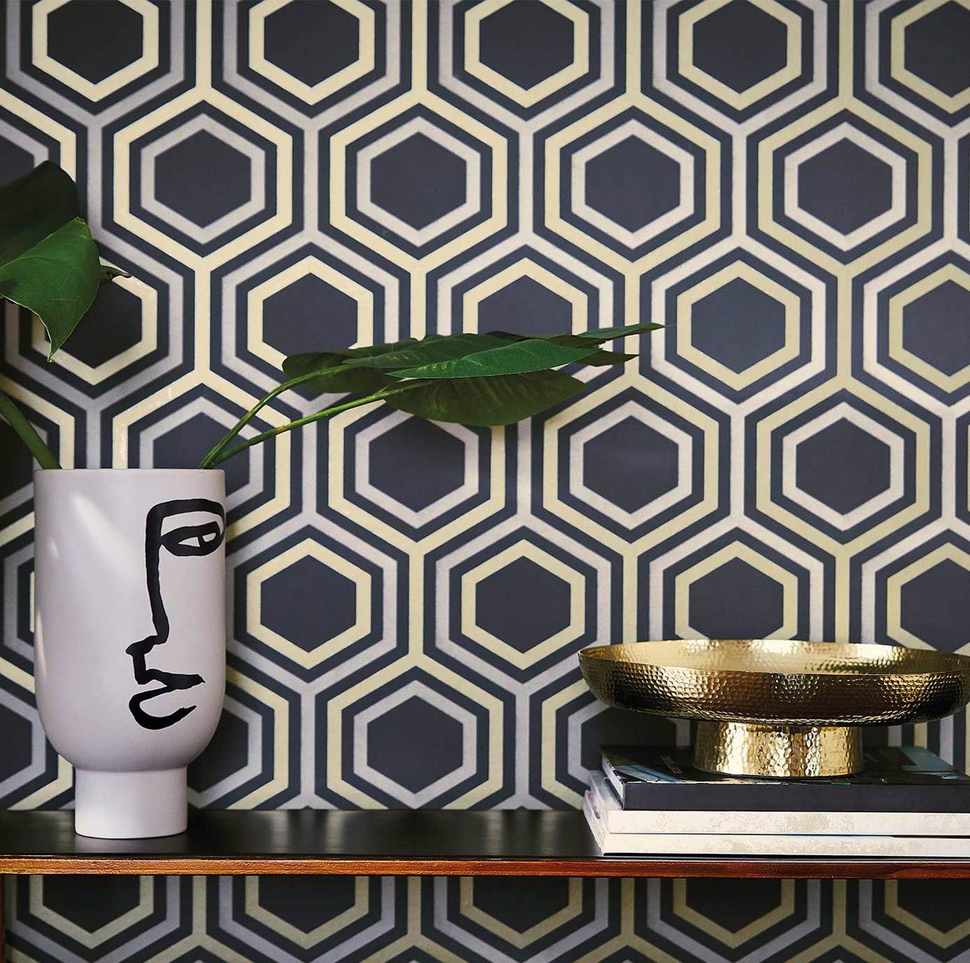 Selo Wallpaper - Pearl/Silver - Harlequin - HSAW112150 - Morris Wallpaper