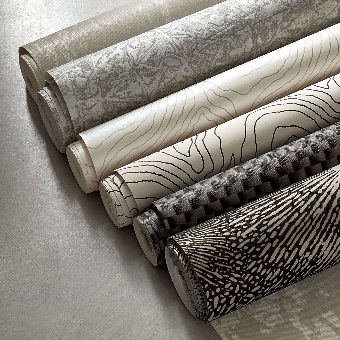 Skiva Wallpaper - Black Earth - Harlequin - HRWO113092 - Morris Wallpaper
