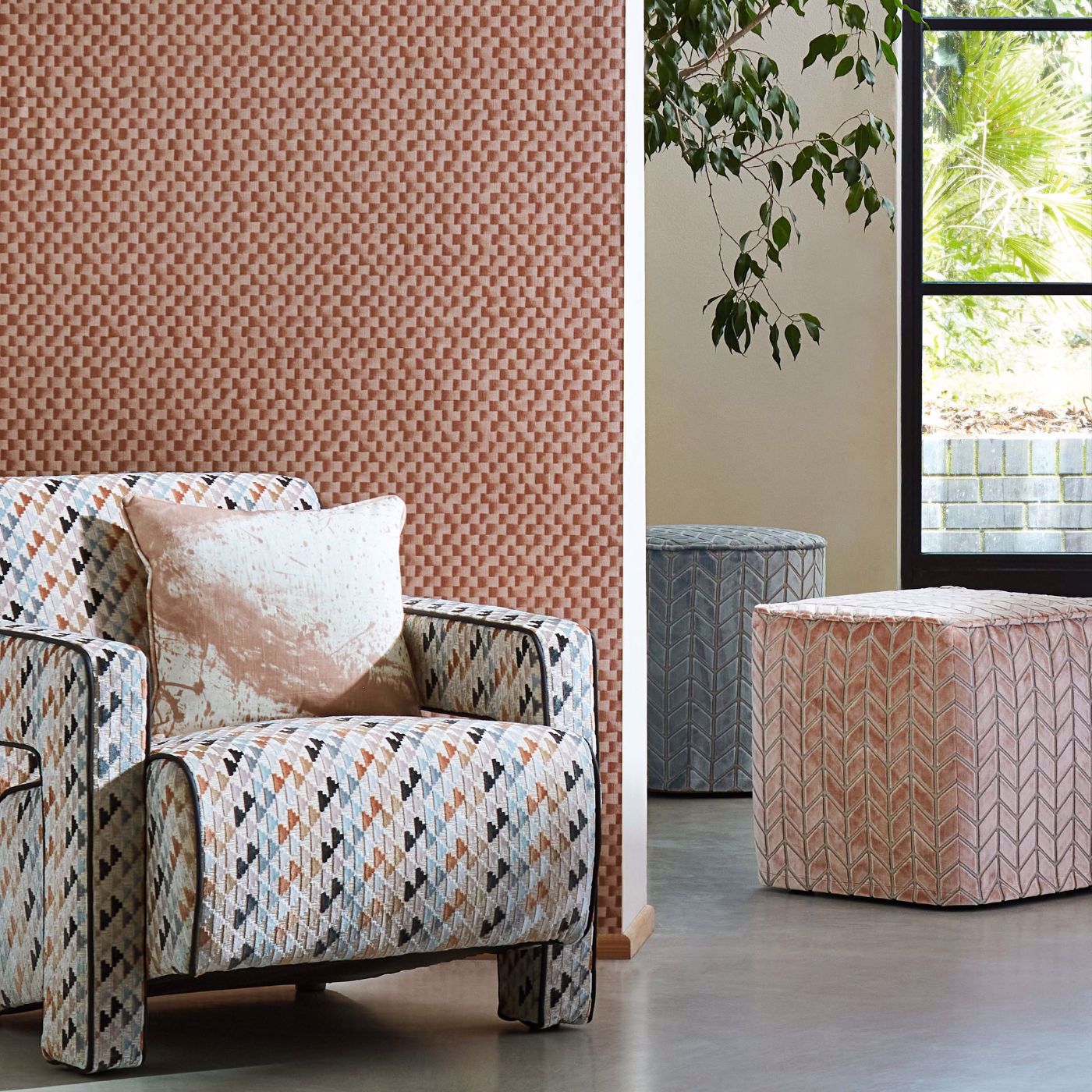 Skiva Wallpaper - Grounded - Harlequin - HRWO113091 - Morris Wallpaper
