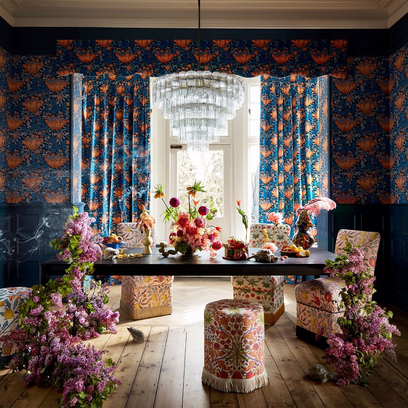 The St Sabastian Wallpaper - Midnight Embers - 510011 - Morris & Co