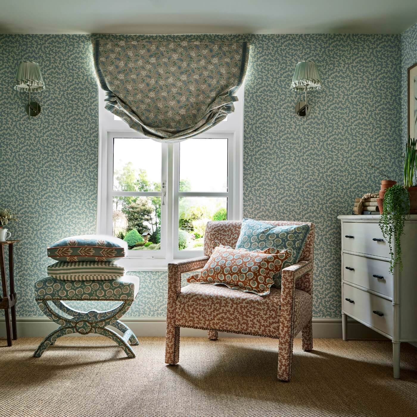 Truffle Wallpaper - Inkwood - Sanderson - DABW217240 - Morris Wallpaper
