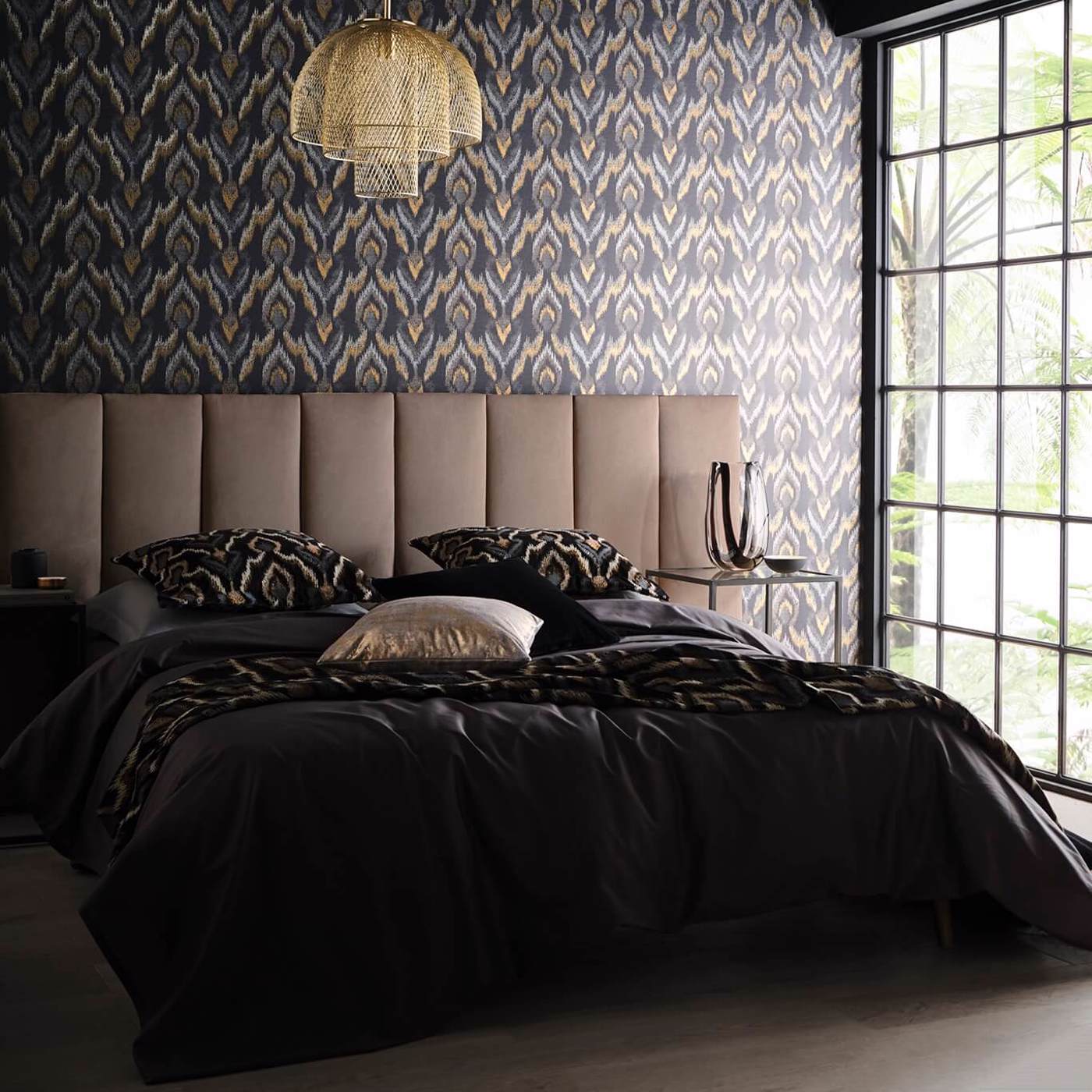 Velluto Wallpaper - Noir - Clarke & Clarke - W0170/02 - Morris Wallpaper