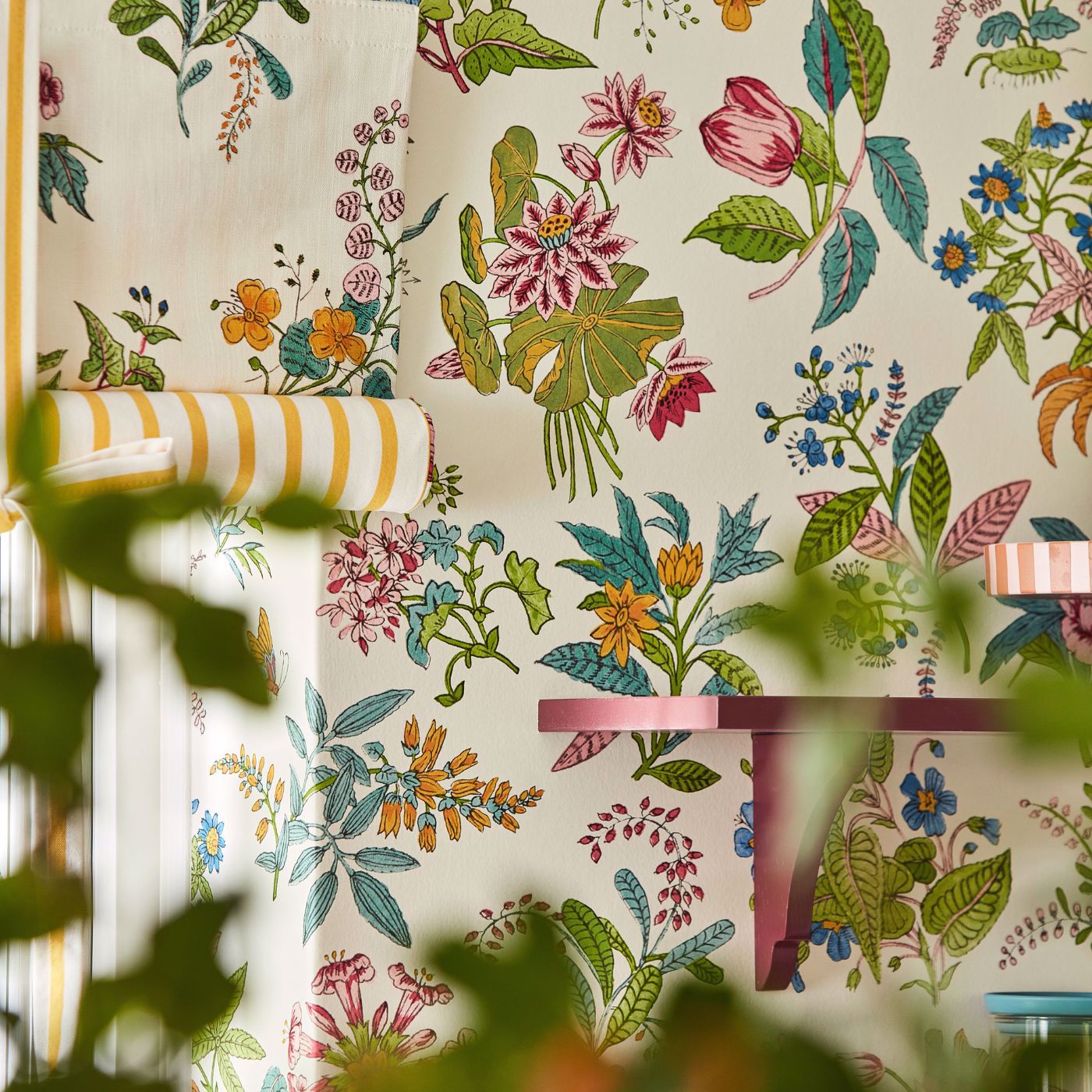 Woodland Floral Wallpaper - Peridot/Ruby/Pearl - HSRW113057 - Harlequin - Premier Wallcovering