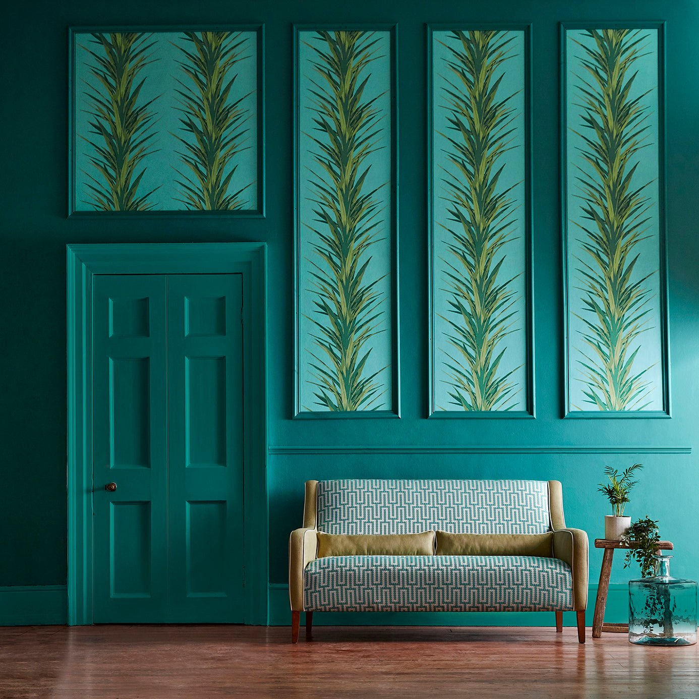 Yucca Wallpaper - Grey/Gilver - Sanderson - DGLW216650 - Morris Wallpaper